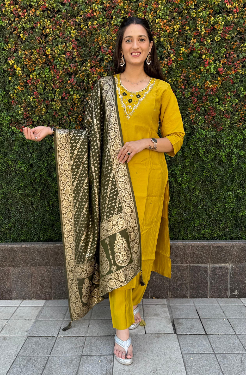 Vedant Vastram Kurta Pant Set With Dupatta Having Beautiful Handwork - Yellow
