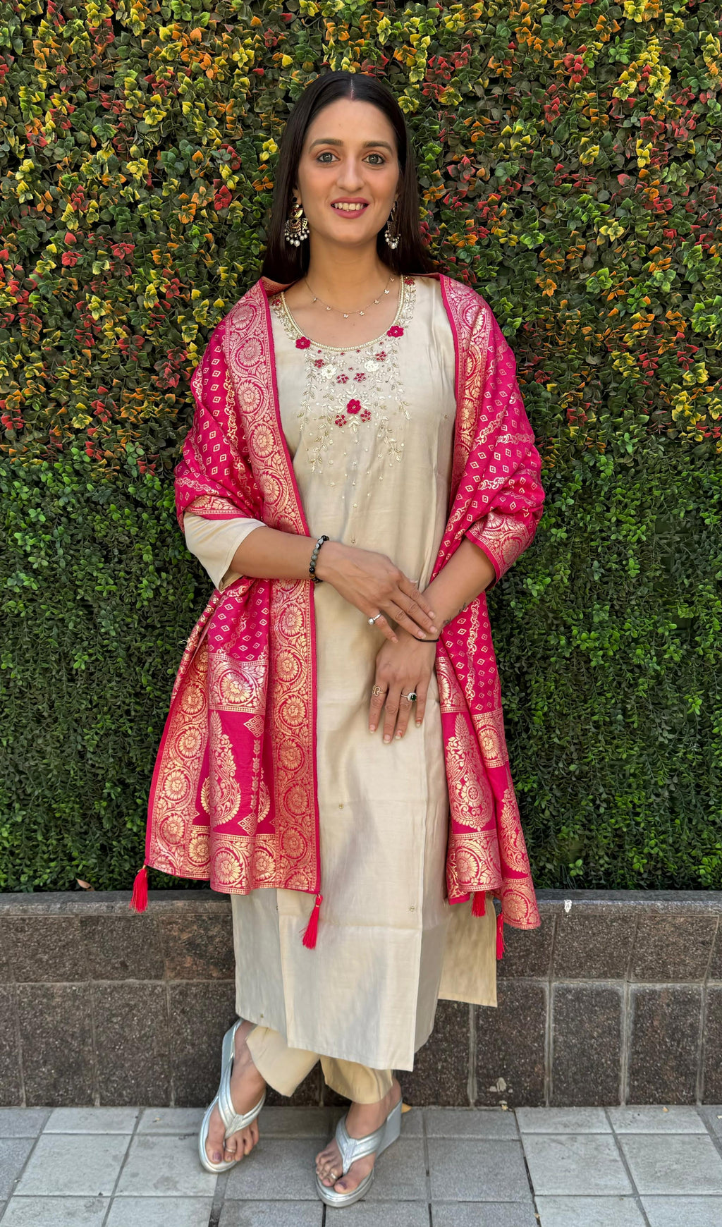 Vedant Vastram Kurta Pant Set With Dupatta Having Beautiful Handwork - Cream
