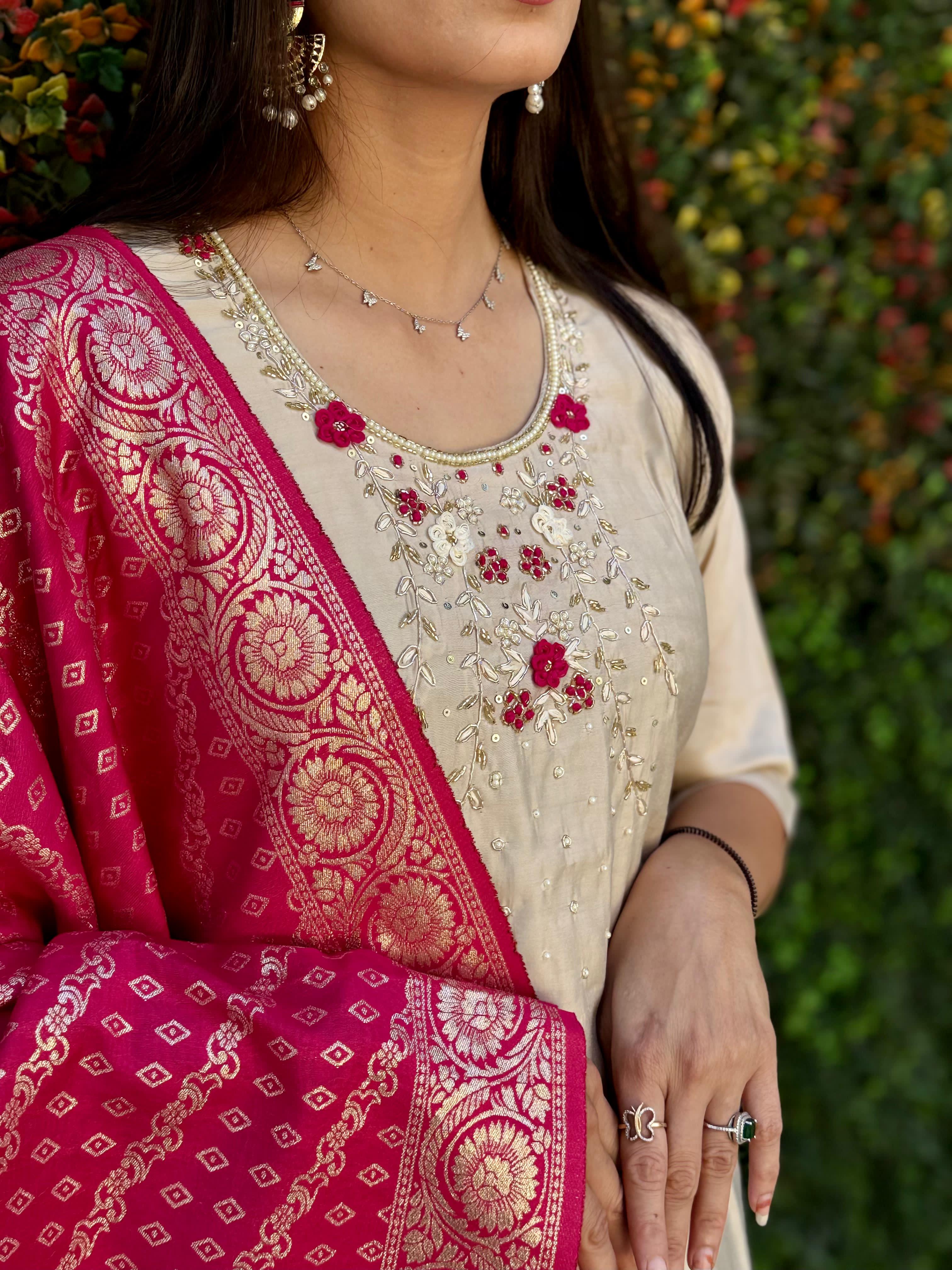 Vedant Vastram Kurta Pant Set With Dupatta Having Beautiful Handwork - Cream