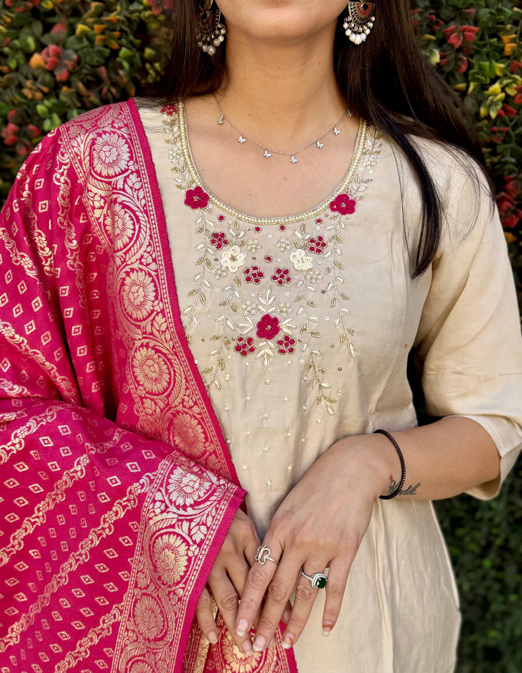 Vedant Vastram Kurta Pant Set With Dupatta Having Beautiful Handwork - Cream