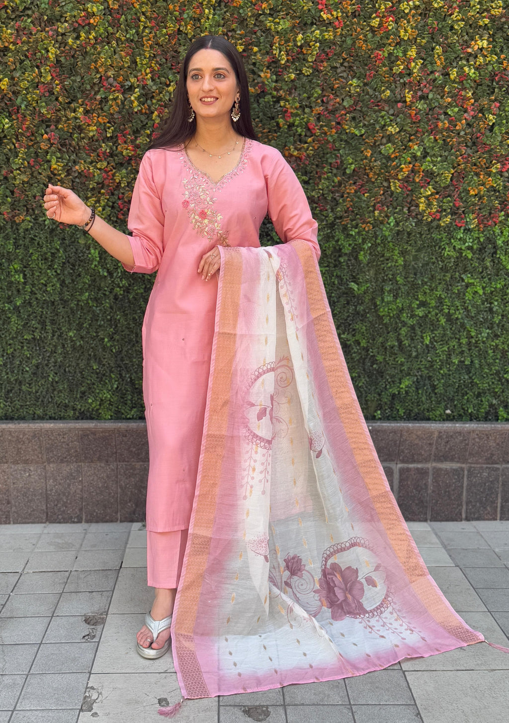 Vedant Vastram Kurta Pant Set With Dupatta Having Beautiful Handwork - Peach