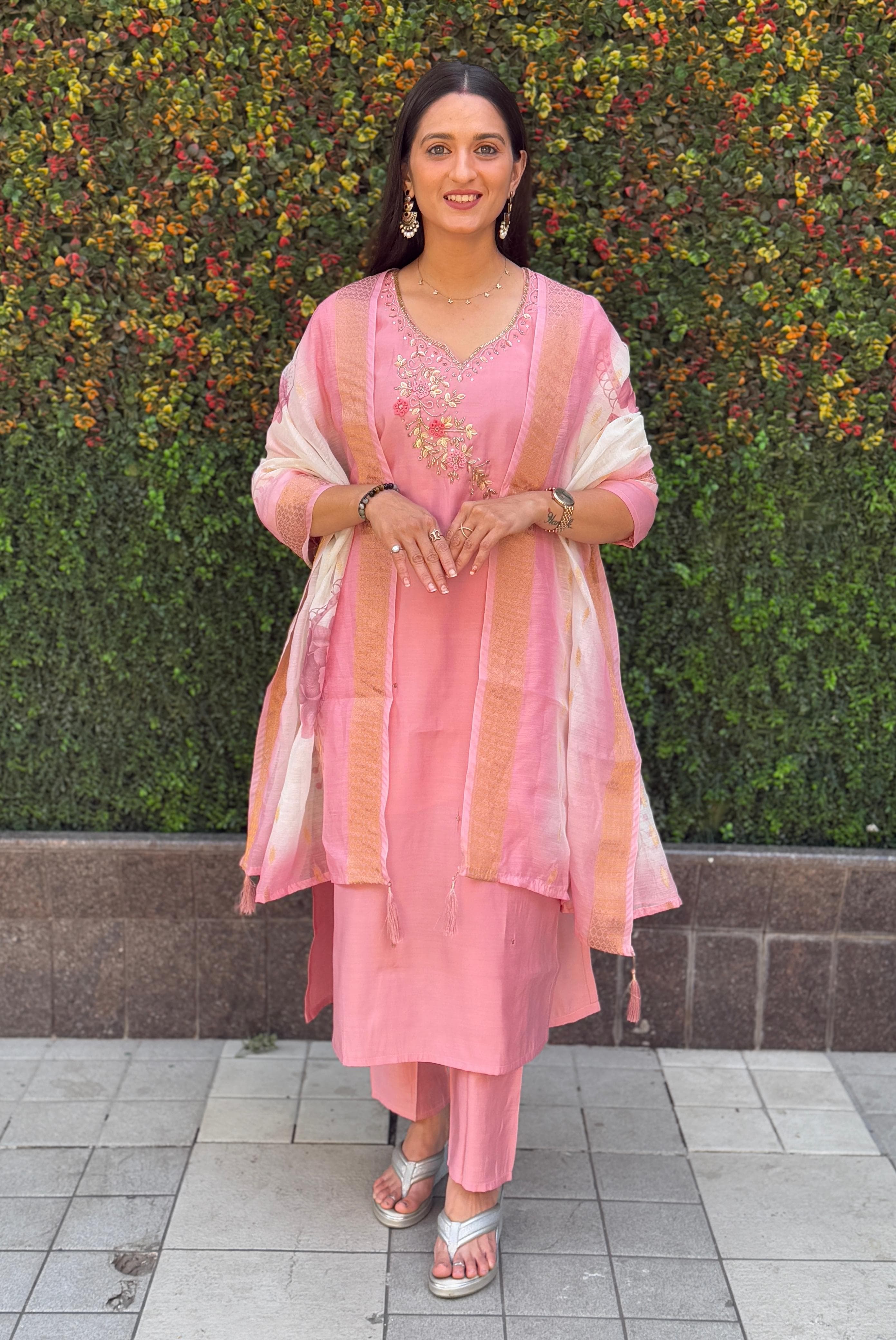 Vedant Vastram Kurta Pant Set With Dupatta Having Beautiful Handwork - Peach