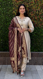 Vedant Vastram Kurta Pant Set With Dupatta Having Beautiful Handwork - White