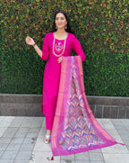 Vedant Vastram Kurta Pant Set With Dupatta Having Beautiful Handwork - Pink