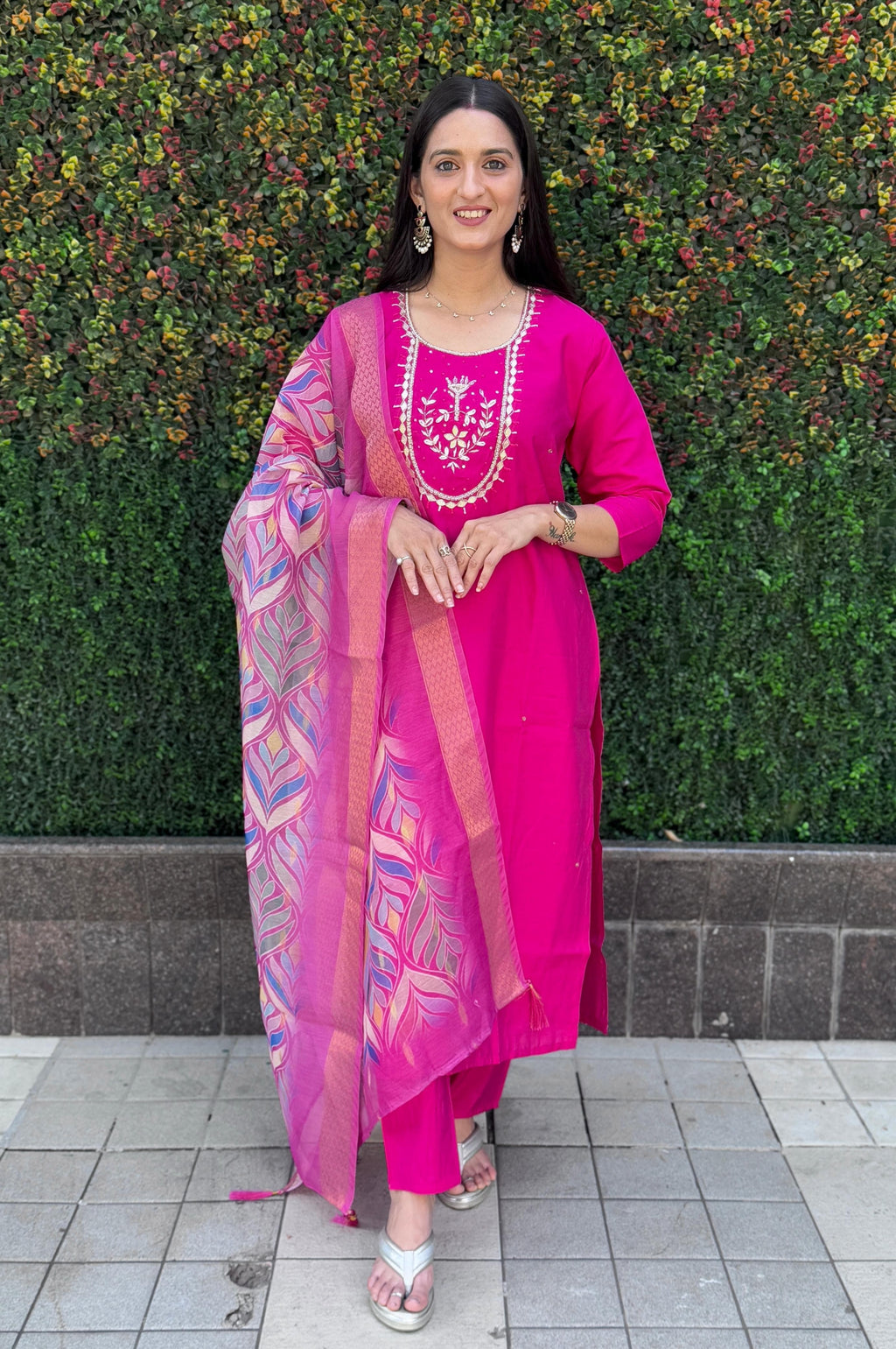 Vedant Vastram Kurta Pant Set With Dupatta Having Beautiful Handwork - Pink