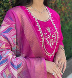 Vedant Vastram Kurta Pant Set With Dupatta Having Beautiful Handwork - Pink