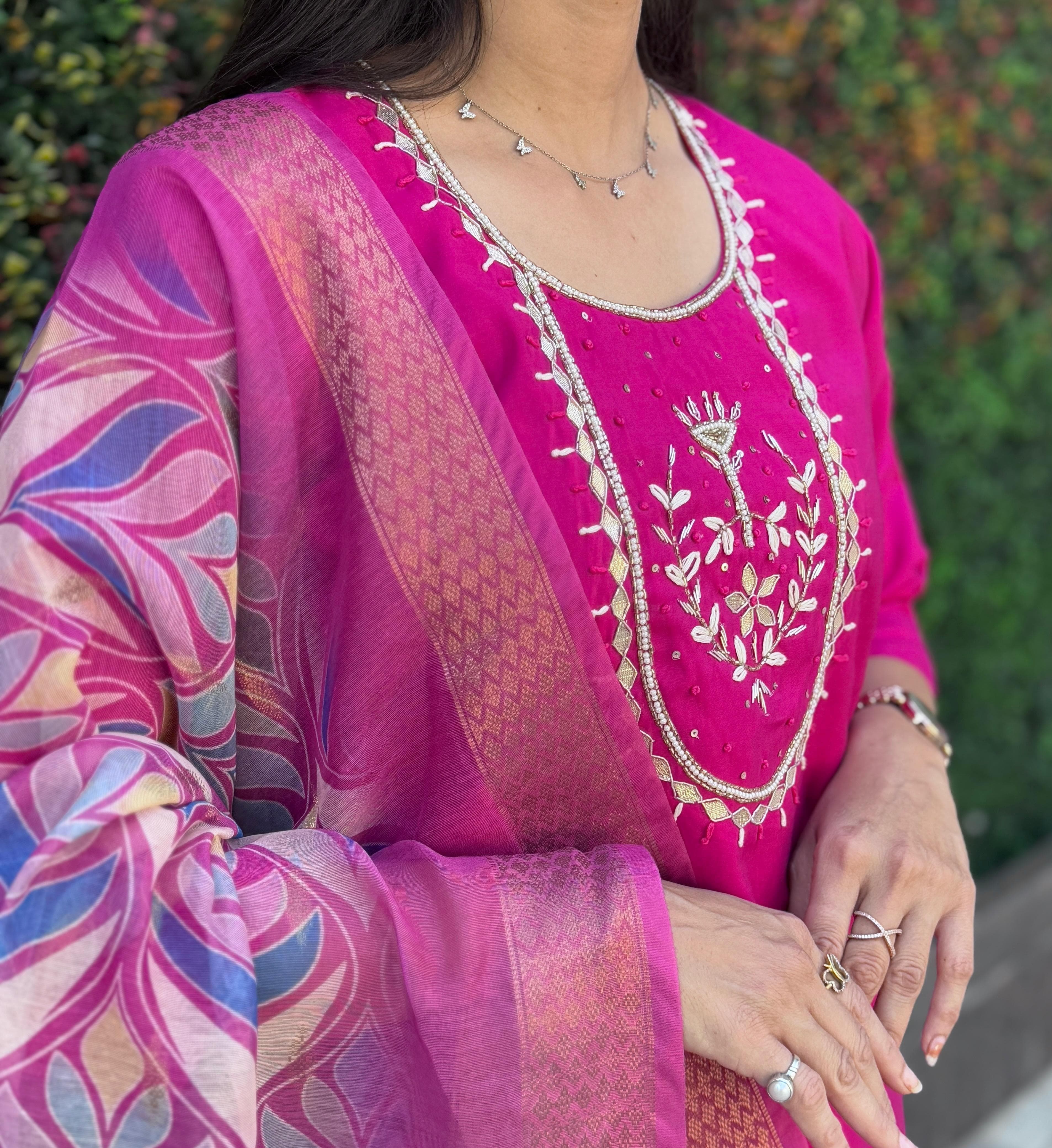 Vedant Vastram Kurta Pant Set With Dupatta Having Beautiful Handwork - Pink