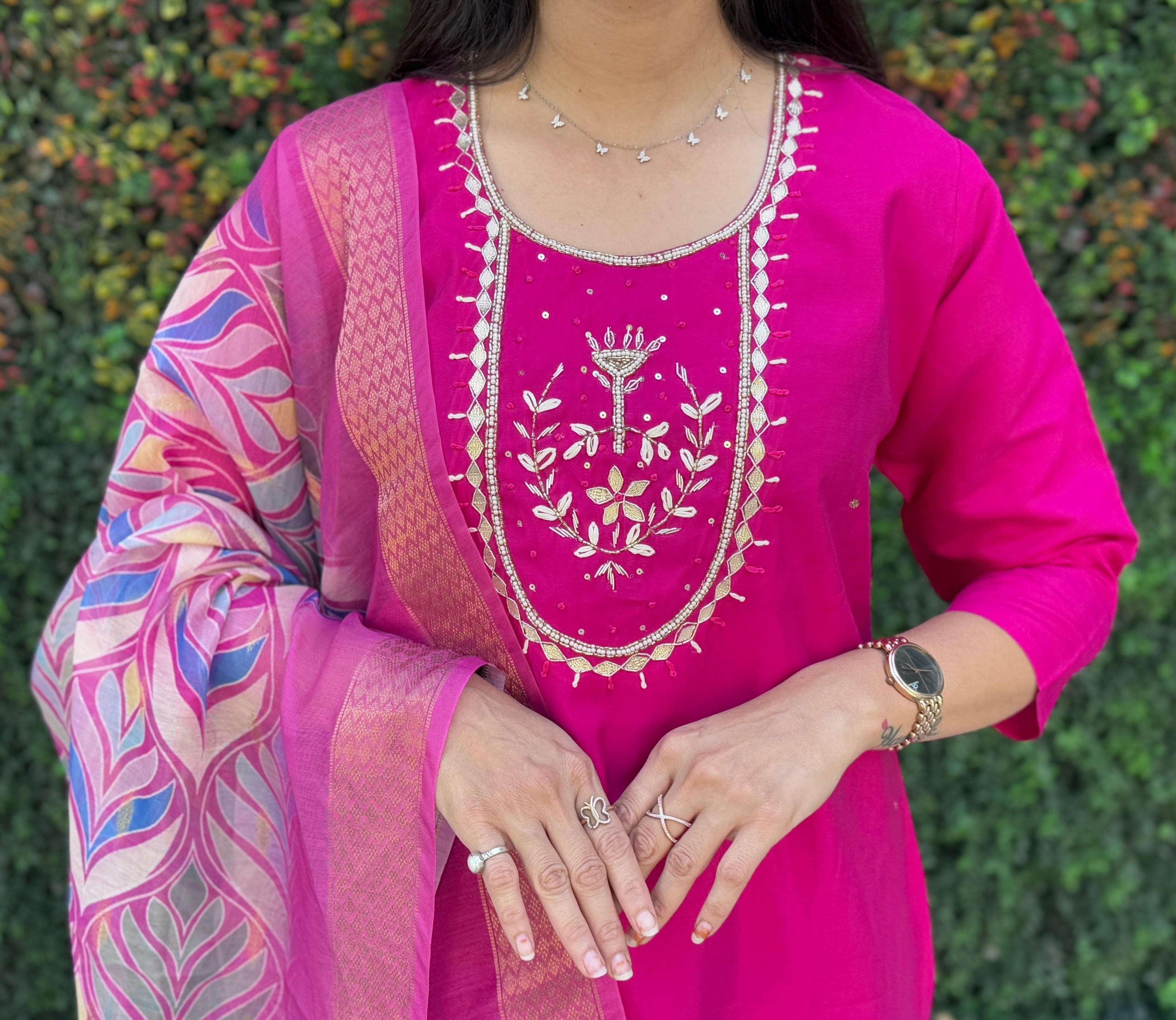 Vedant Vastram Kurta Pant Set With Dupatta Having Beautiful Handwork - Pink