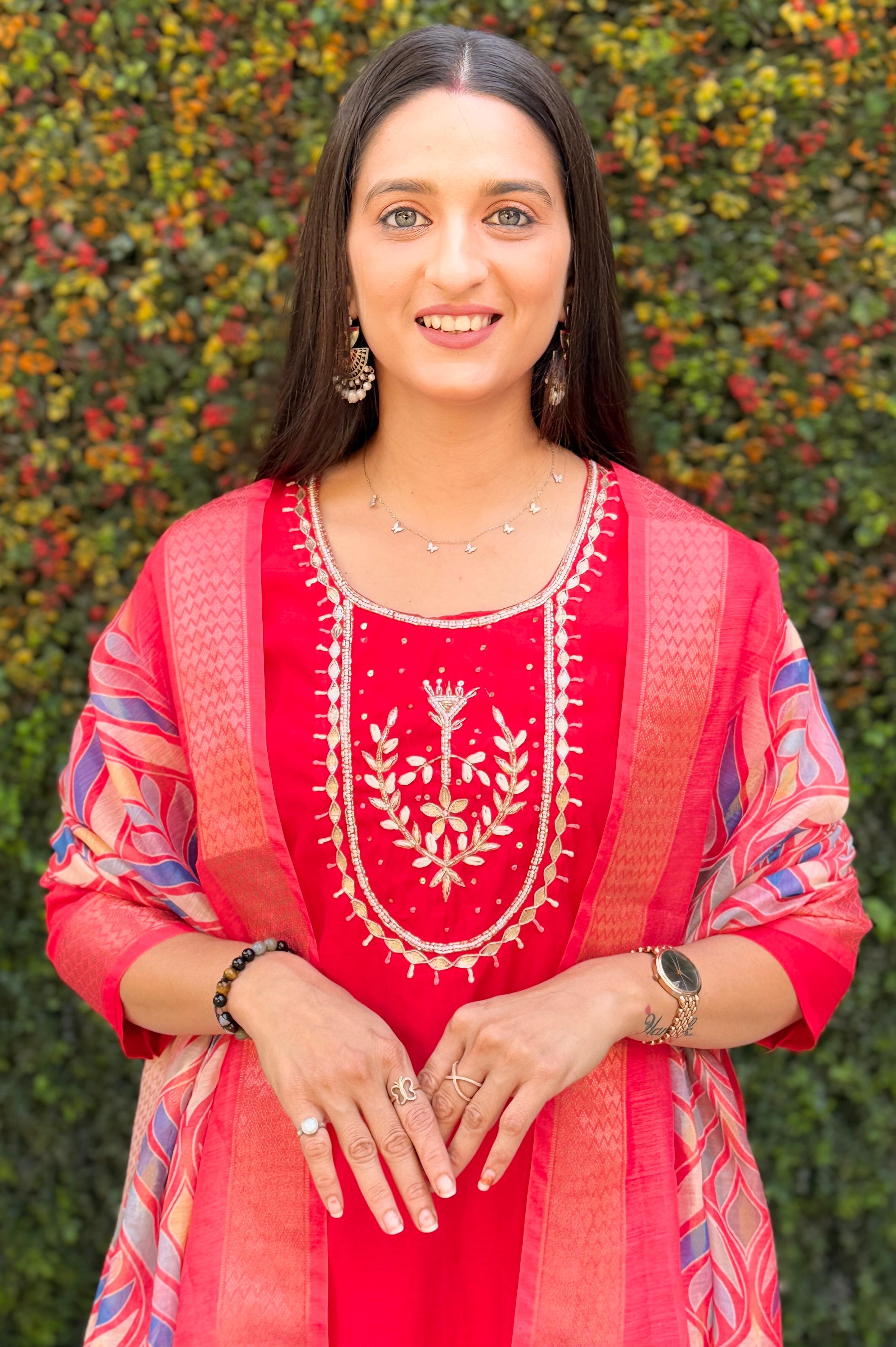 Vedant Vastram Kurta Pant Set With Dupatta Having Beautiful Handwork - Red