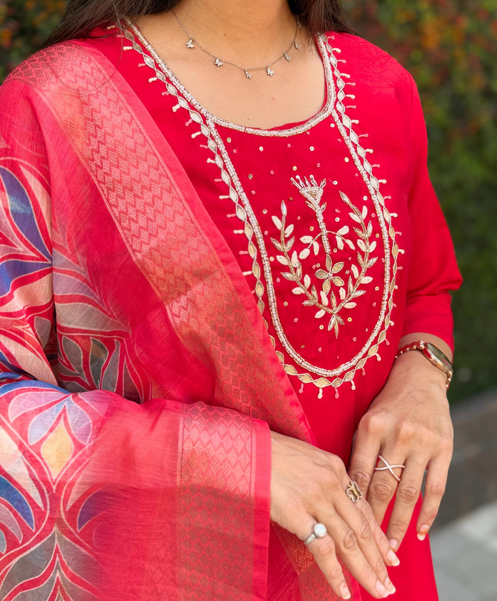 Vedant Vastram Kurta Pant Set With Dupatta Having Beautiful Handwork - Red