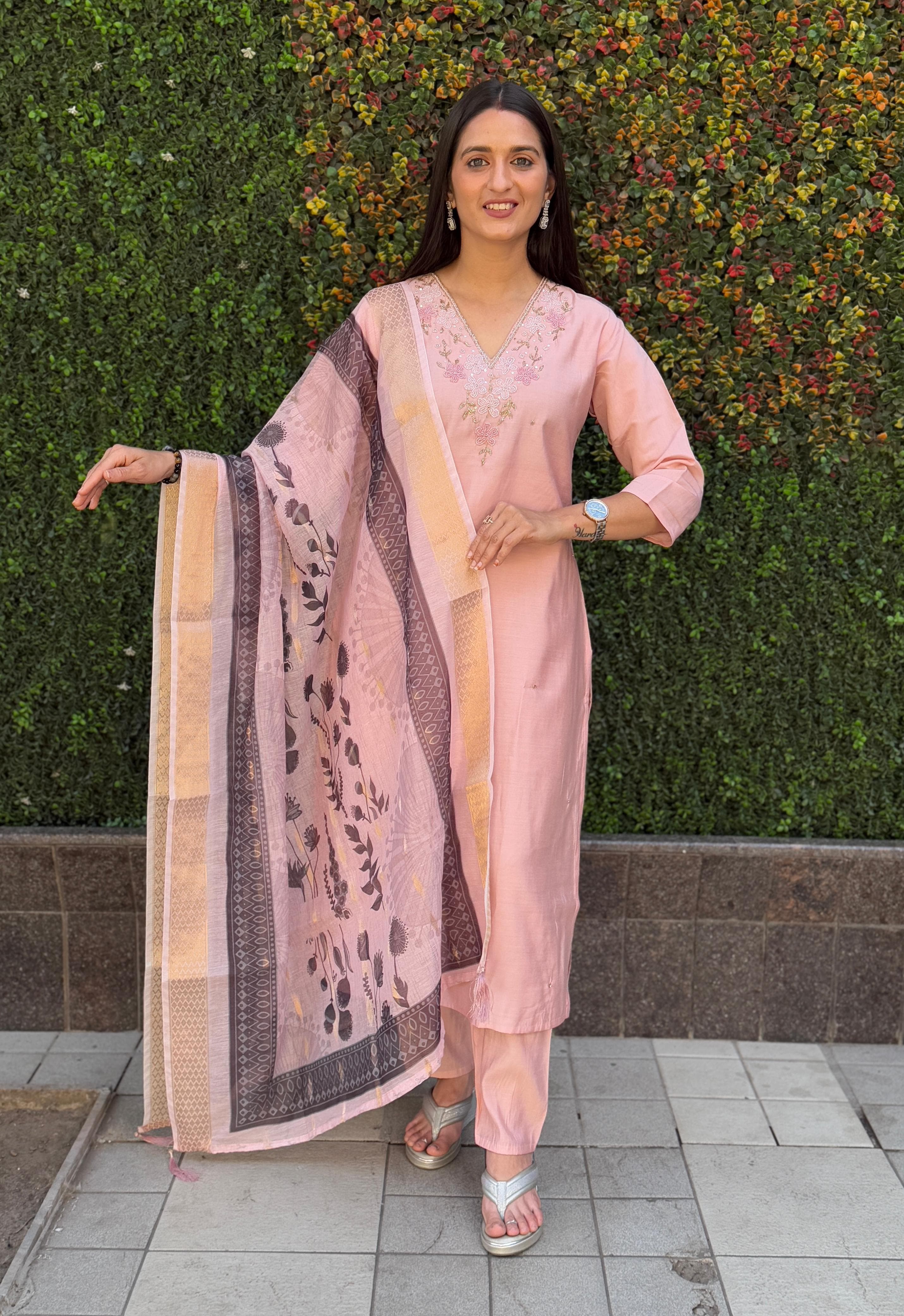 Vedant Vastram Kurta Pant Set With Dupatta Having Beautiful Handwork - Peach