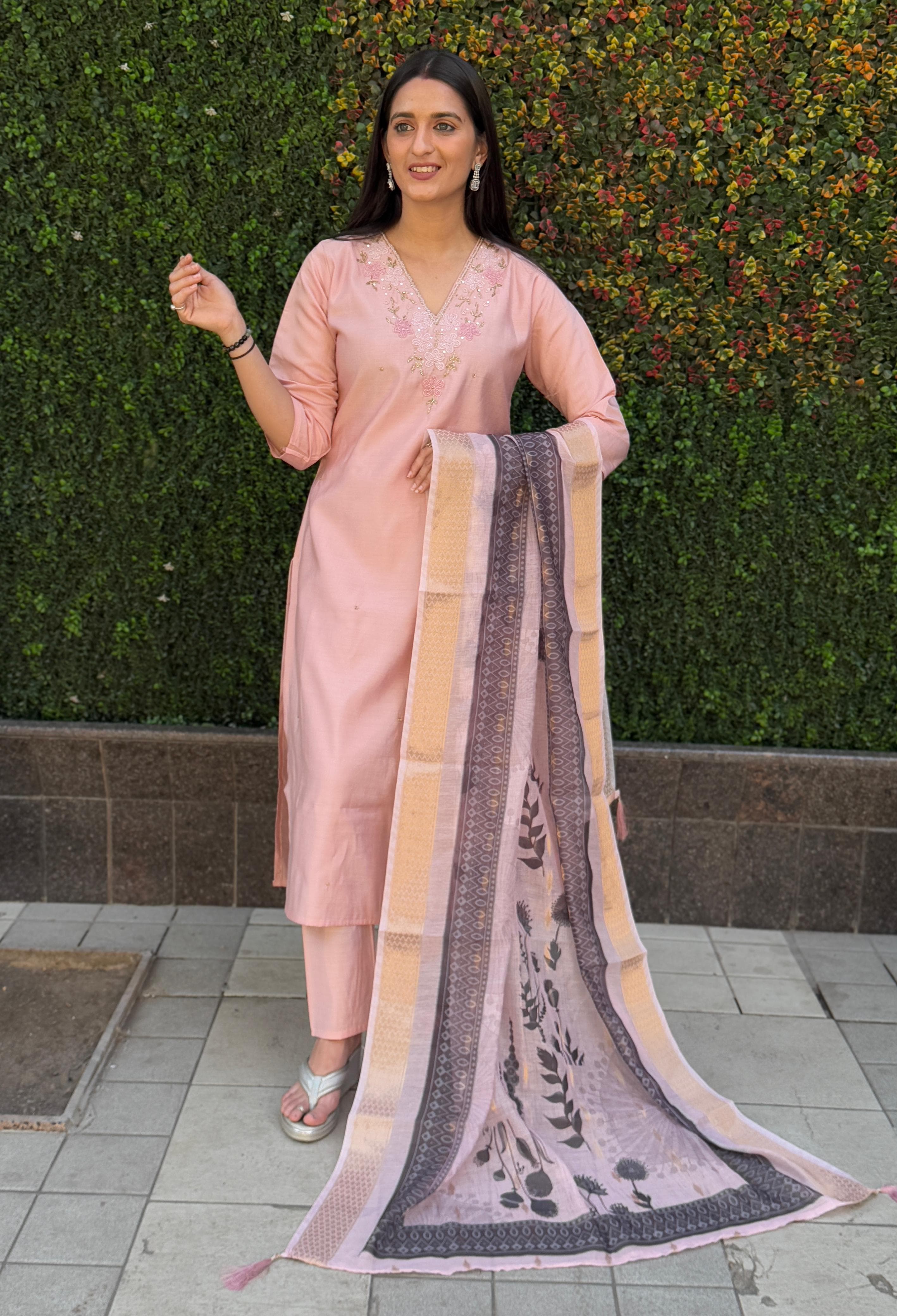 Vedant Vastram Kurta Pant Set With Dupatta Having Beautiful Handwork - Peach