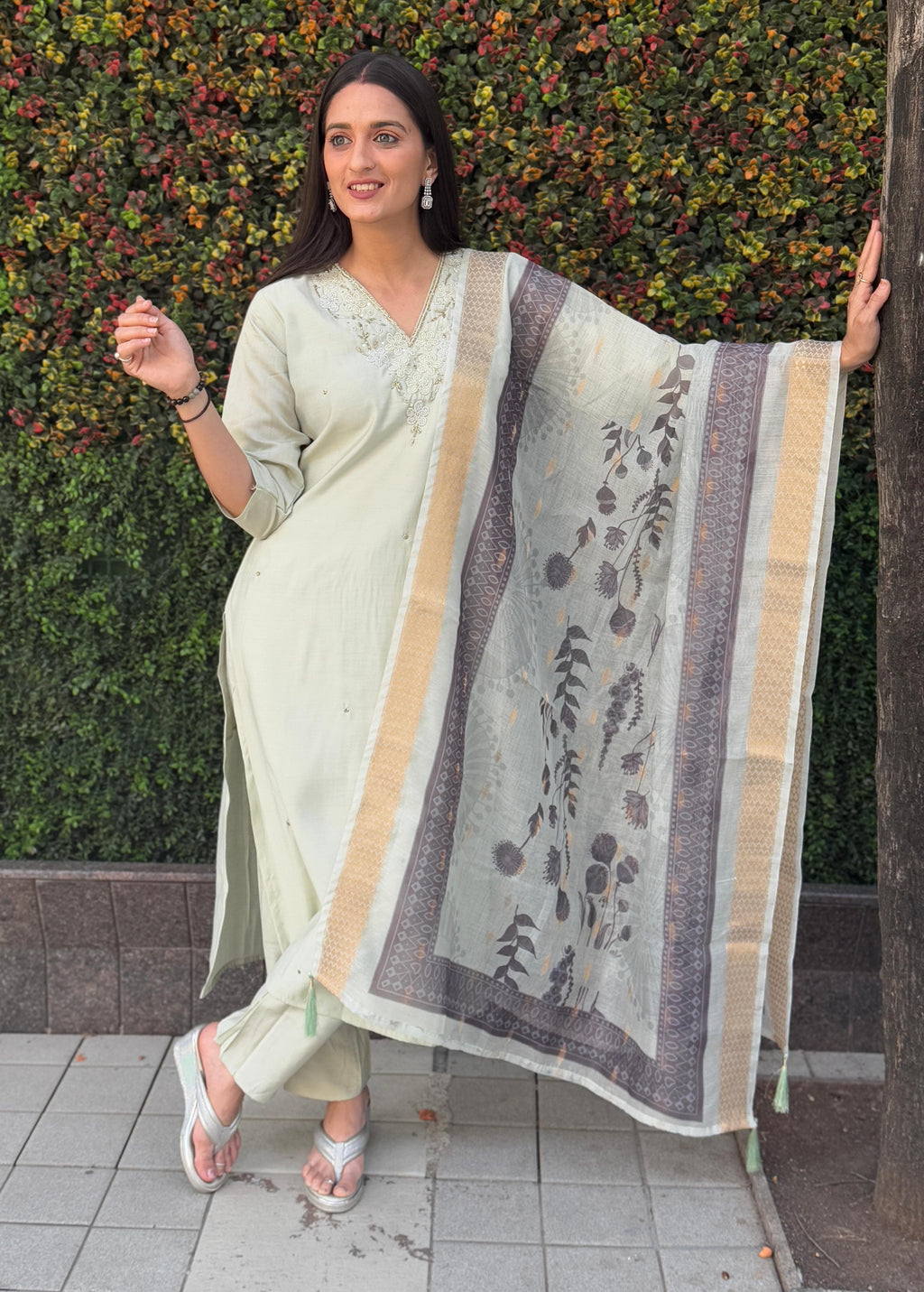 Vedant Vastram Kurta Pant Set With Dupatta Having Beautiful Handwork - Light Pista