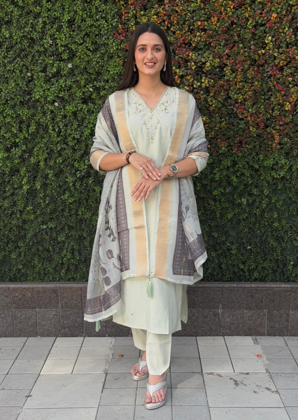 Vedant Vastram Kurta Pant Set With Dupatta Having Beautiful Handwork - Light Pista