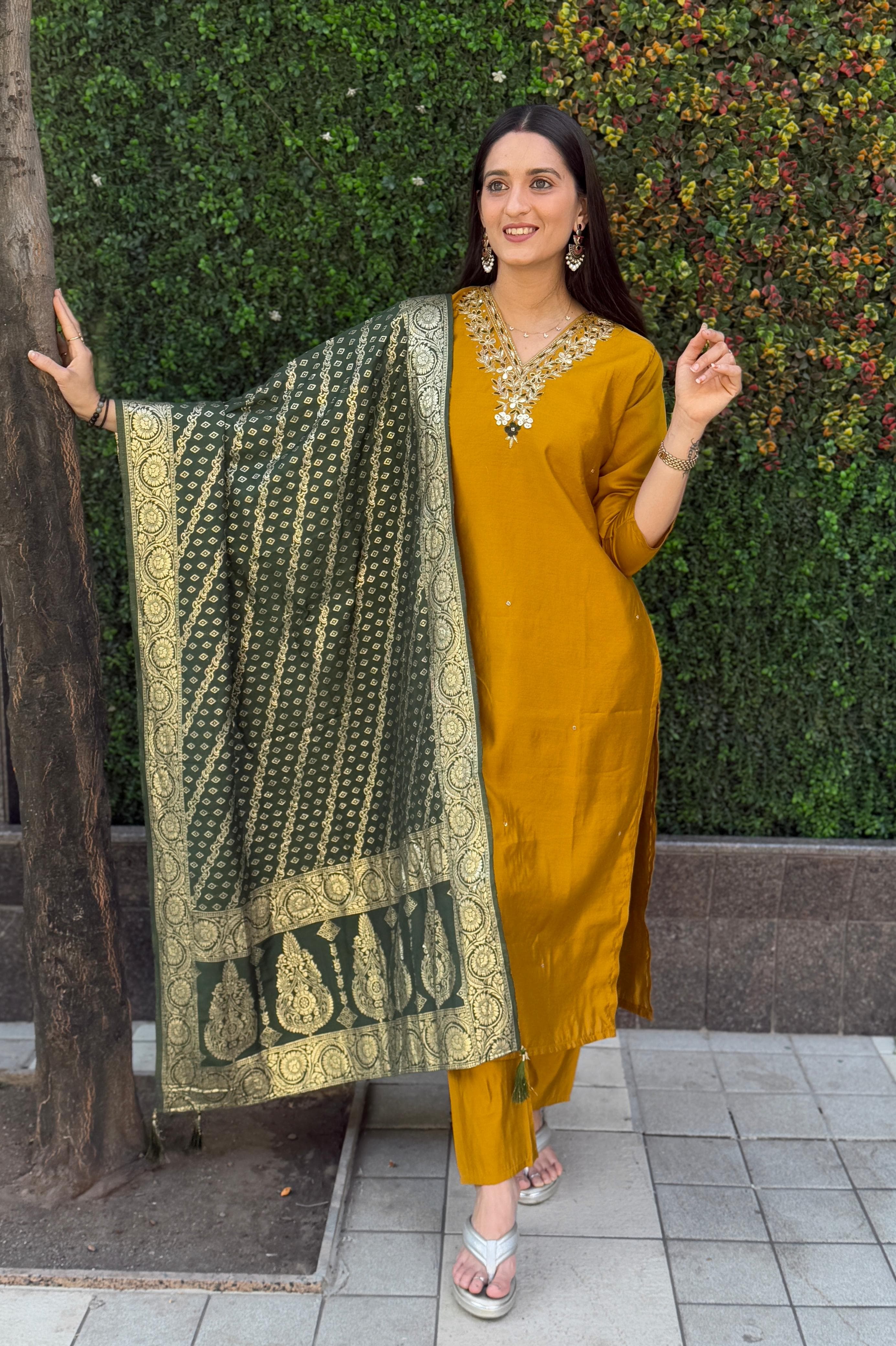 Vedant Vastram Kurta Pant Set With Dupatta Having Beautiful Handwork - Yellow
