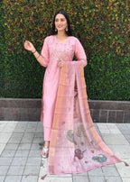 Vedant Vastram Kurta Pant Set With Dupatta Having Beautiful Handwork - Light Pink