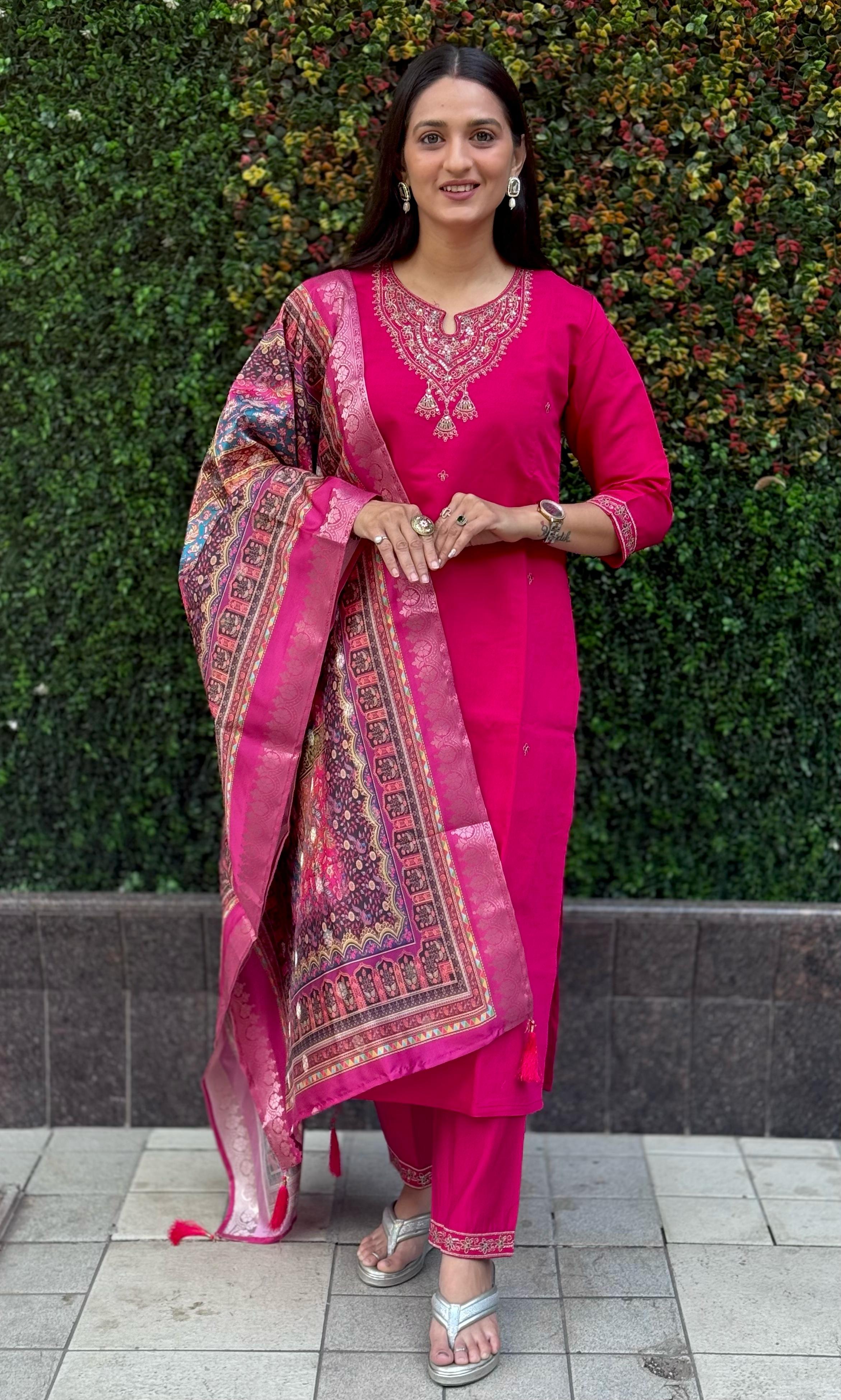 Vedant Vastram Kurta Pant Set With Dupatta Having Beautiful Handwork - Pink