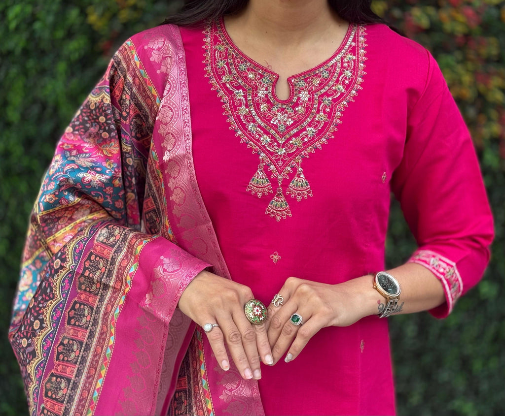 Vedant Vastram Kurta Pant Set With Dupatta Having Beautiful Handwork - Pink