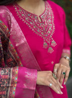 Vedant Vastram Kurta Pant Set With Dupatta Having Beautiful Handwork - Pink