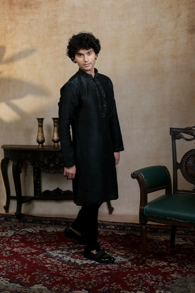 Falling Raw Silk Black Kajal Phool Kurta Set By Hilo Design