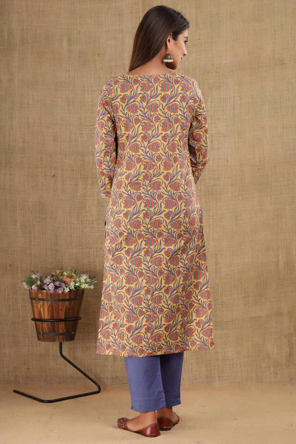 Kaajh Women's Blue Yellow Floral Print Suit Set - Distacart