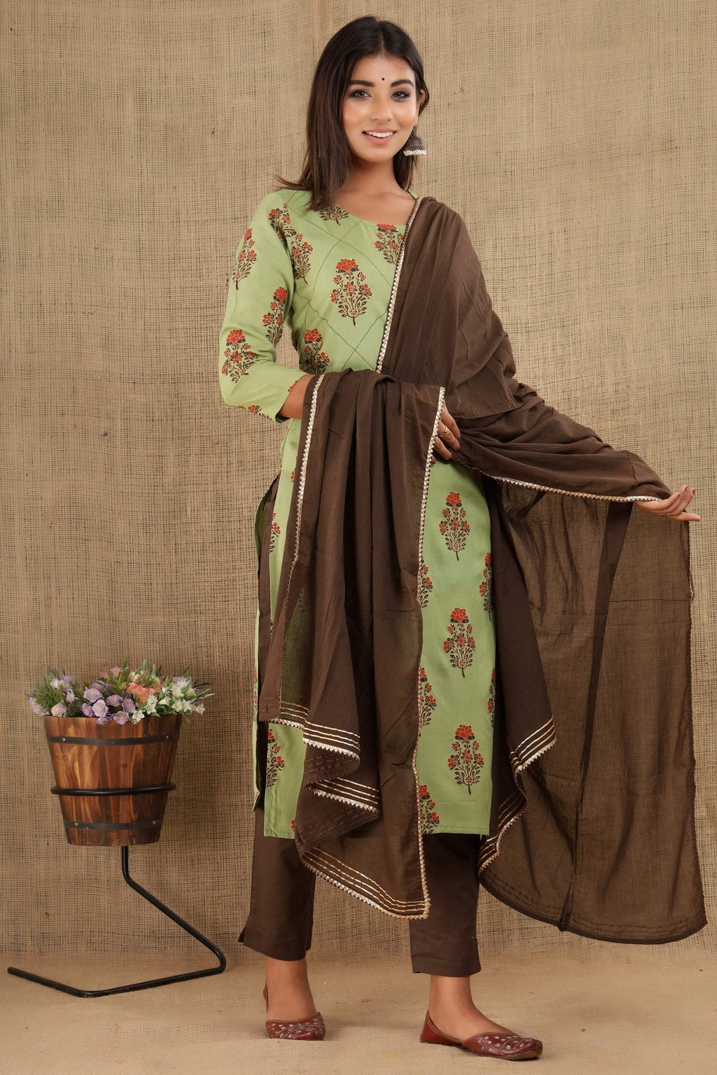 Kaajh Women's Green Brown Floral Print Suit Set - Distacart