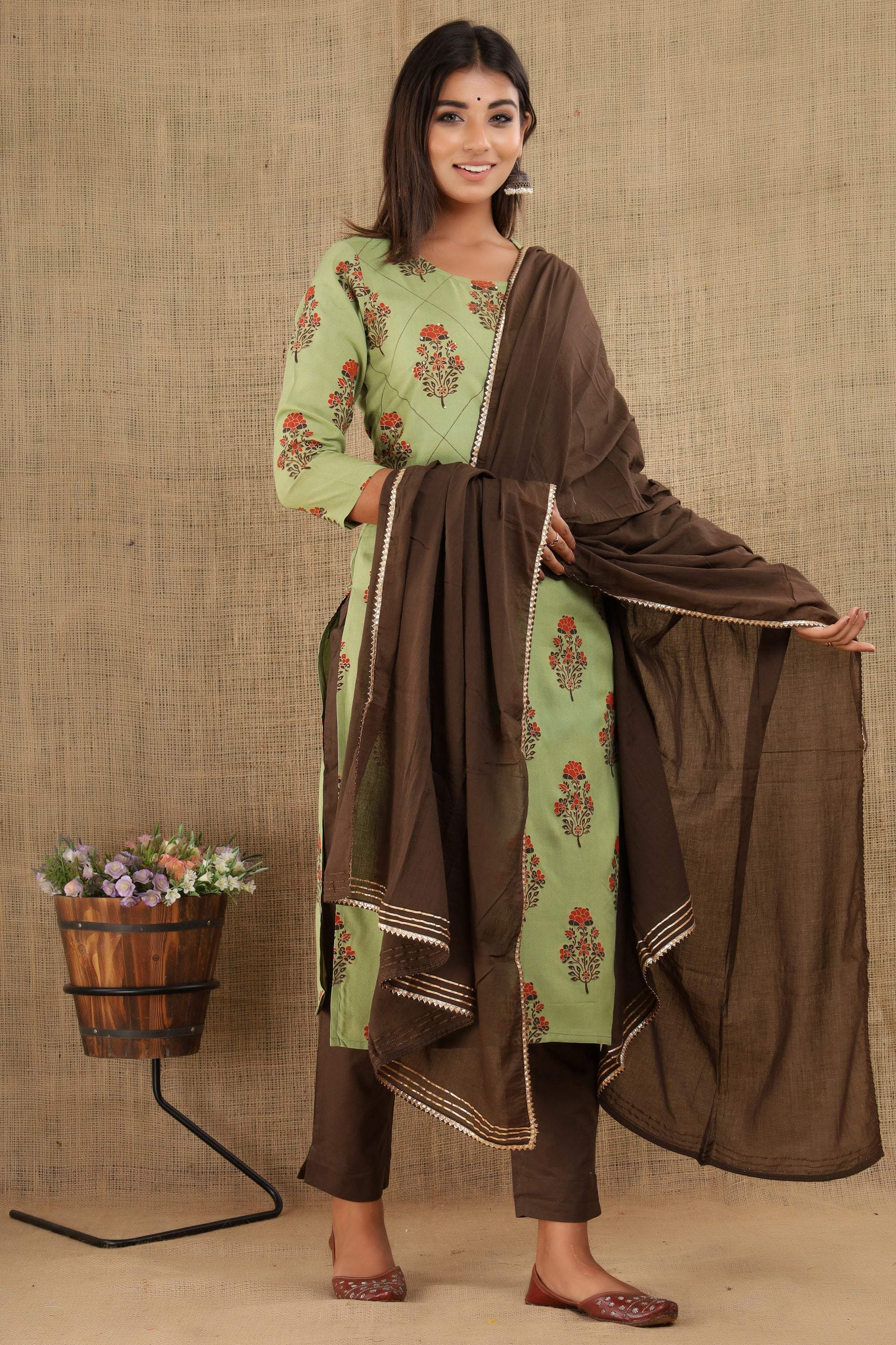 Kaajh Women's Green Brown Floral Print Suit Set - Distacart