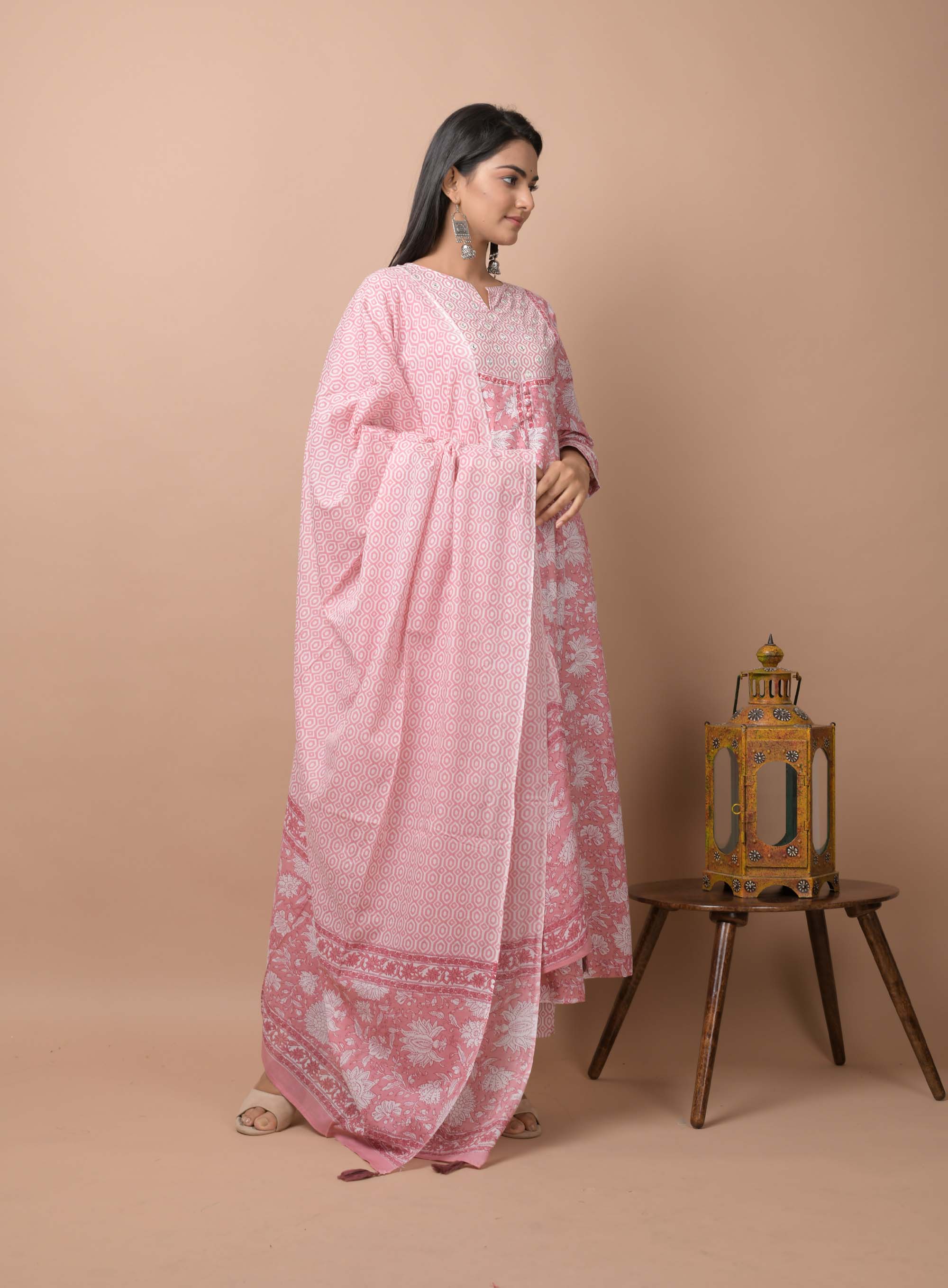 Kaajh Women's Pink Floral Print Suit Set - Distacart
