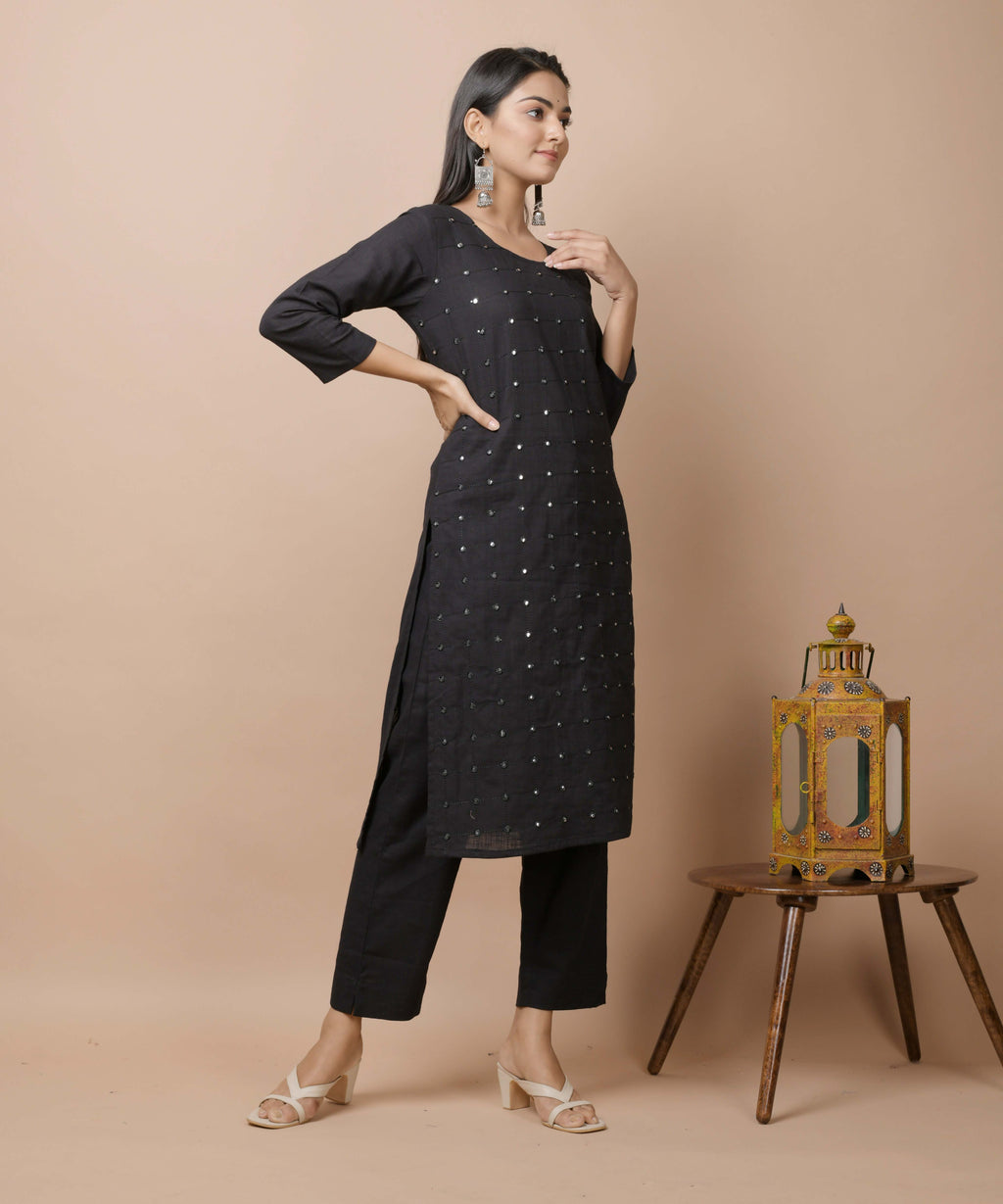 Kaajh Women's Black Solid Mirror Embellished Kurta Pant Set - Distacart