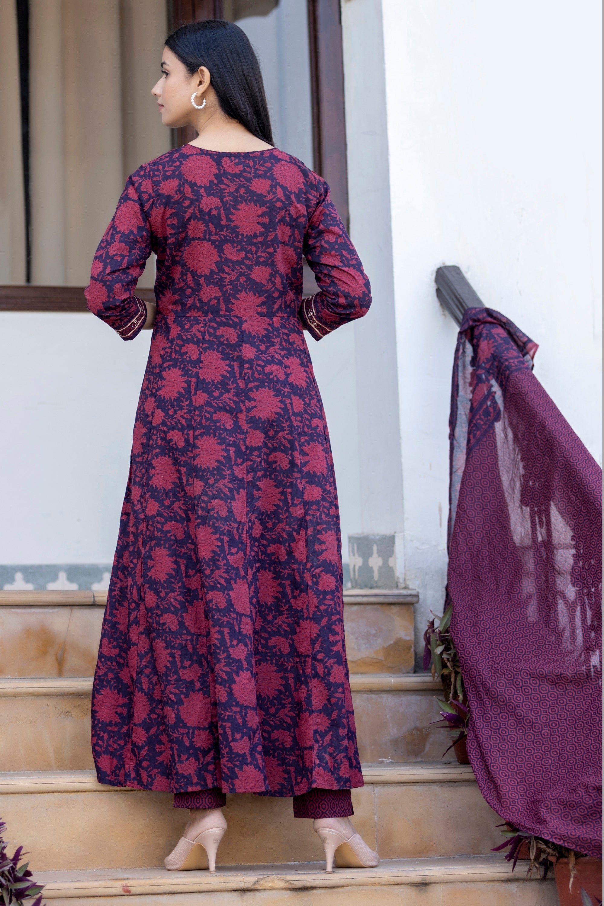 Kaajh Women's Maroon Floral Print Suit Set - Distacart