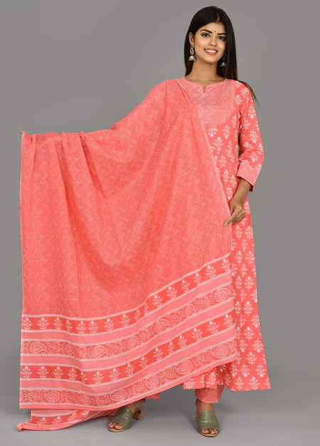 Kaajh Pink Suit Set In Floral Print For Women