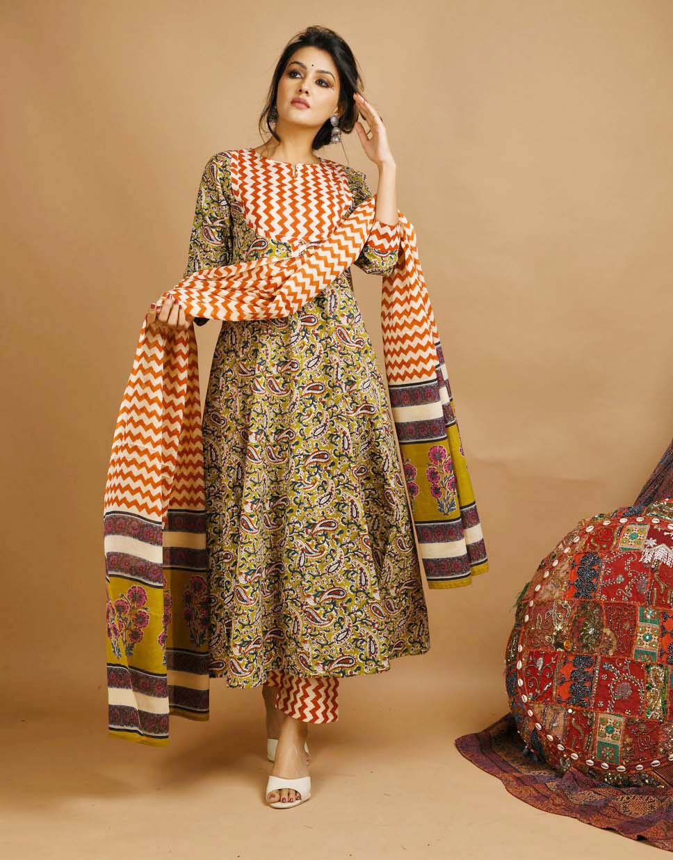 Kaajh Women's Green Kalamkari Floral Print Suit Set - Distacart