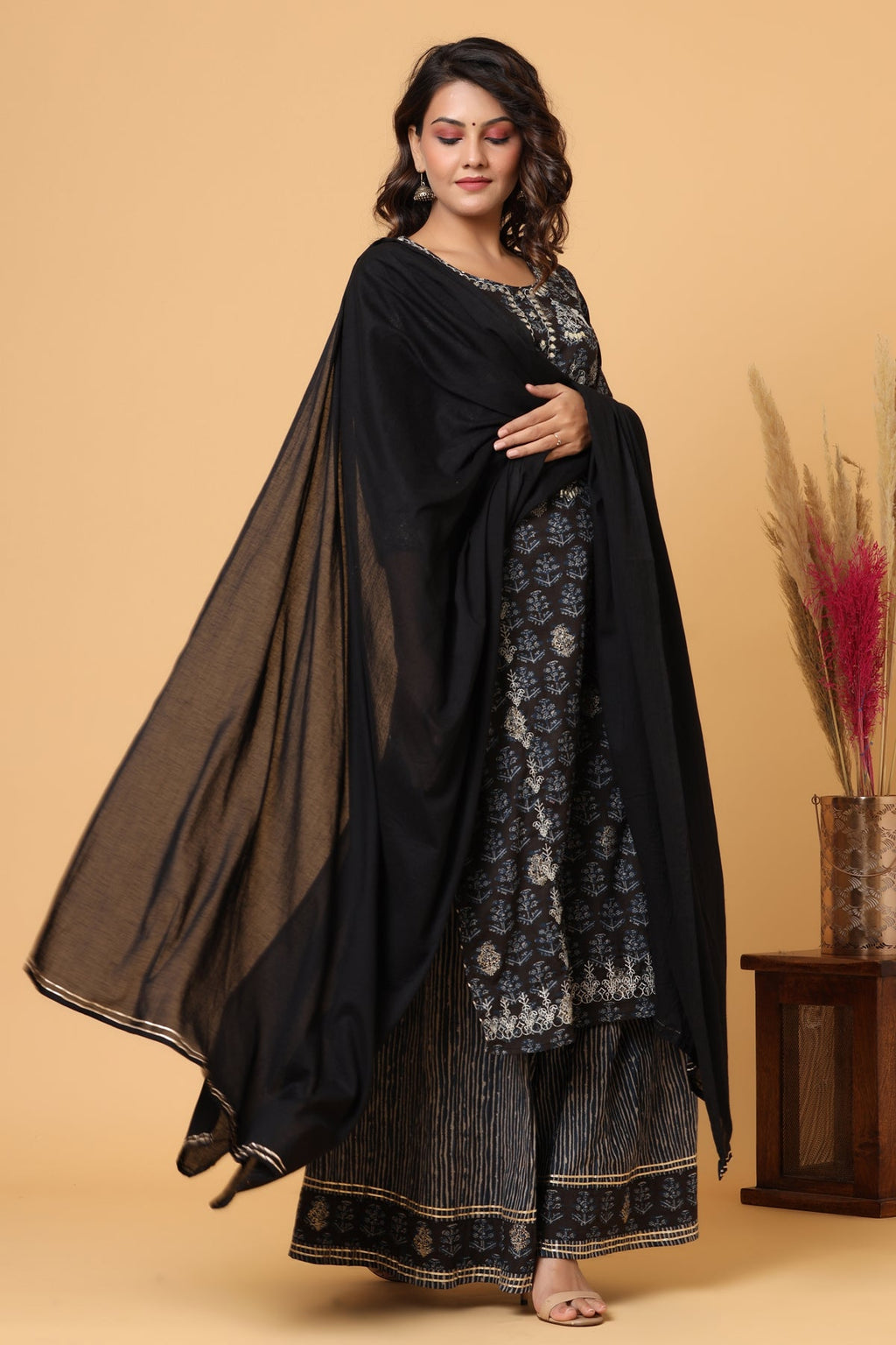 Kaajh Women's Black Zari Embroidery Printed Suit Set - Distacart