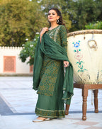 Kaajh Women's Green Bandhej Print Suit Set - Distacart