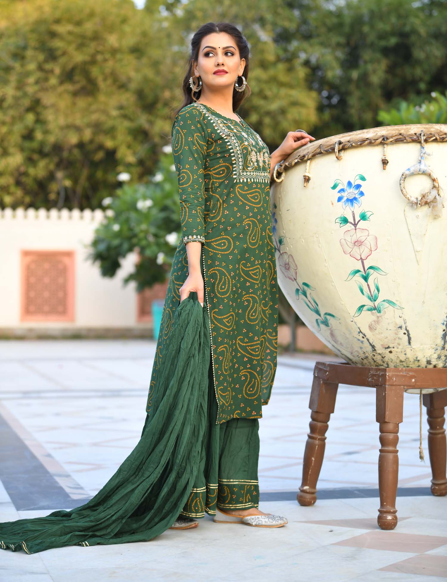 Kaajh Women's Green Bandhej Print Suit Set - Distacart