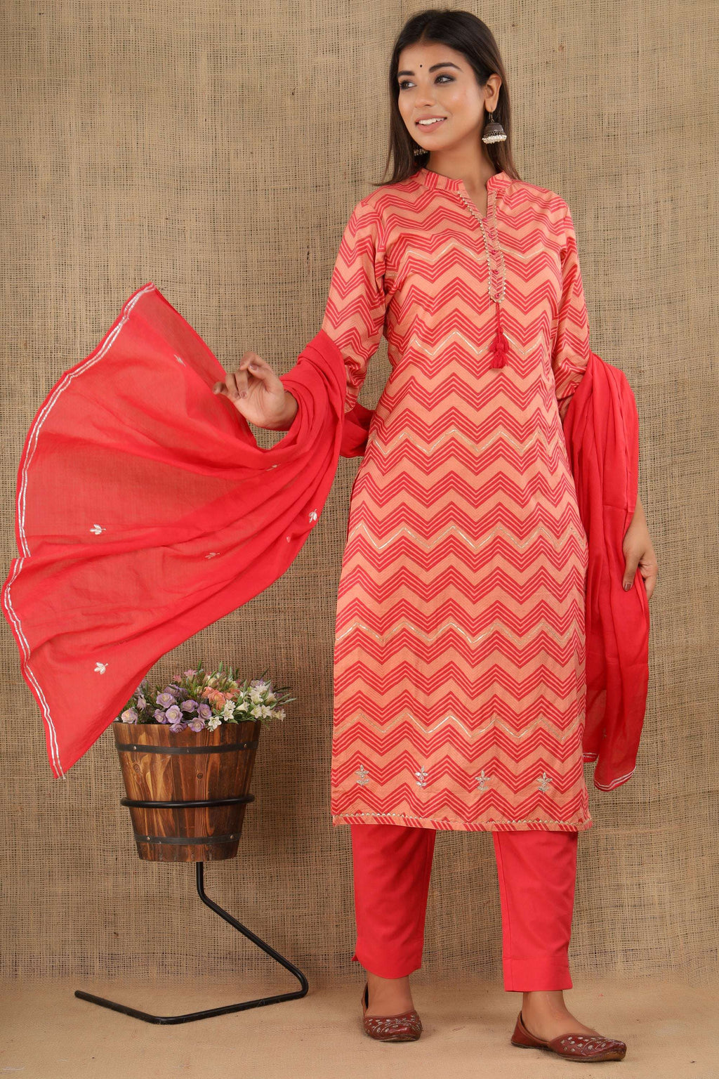 Kaajh Women's Pink Zigzag Print Suit Set - Distacart