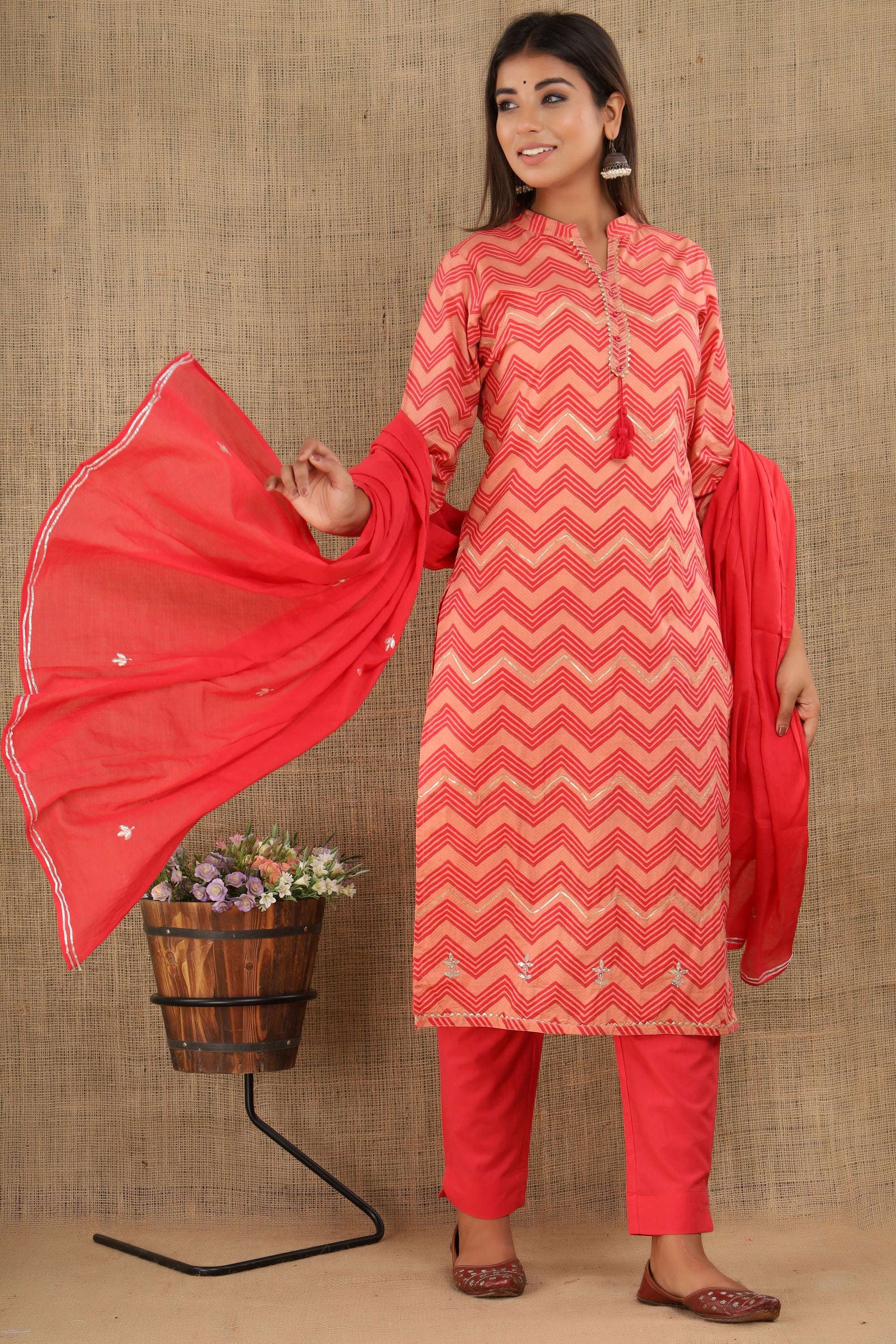 Kaajh Women's Pink Zigzag Print Suit Set - Distacart