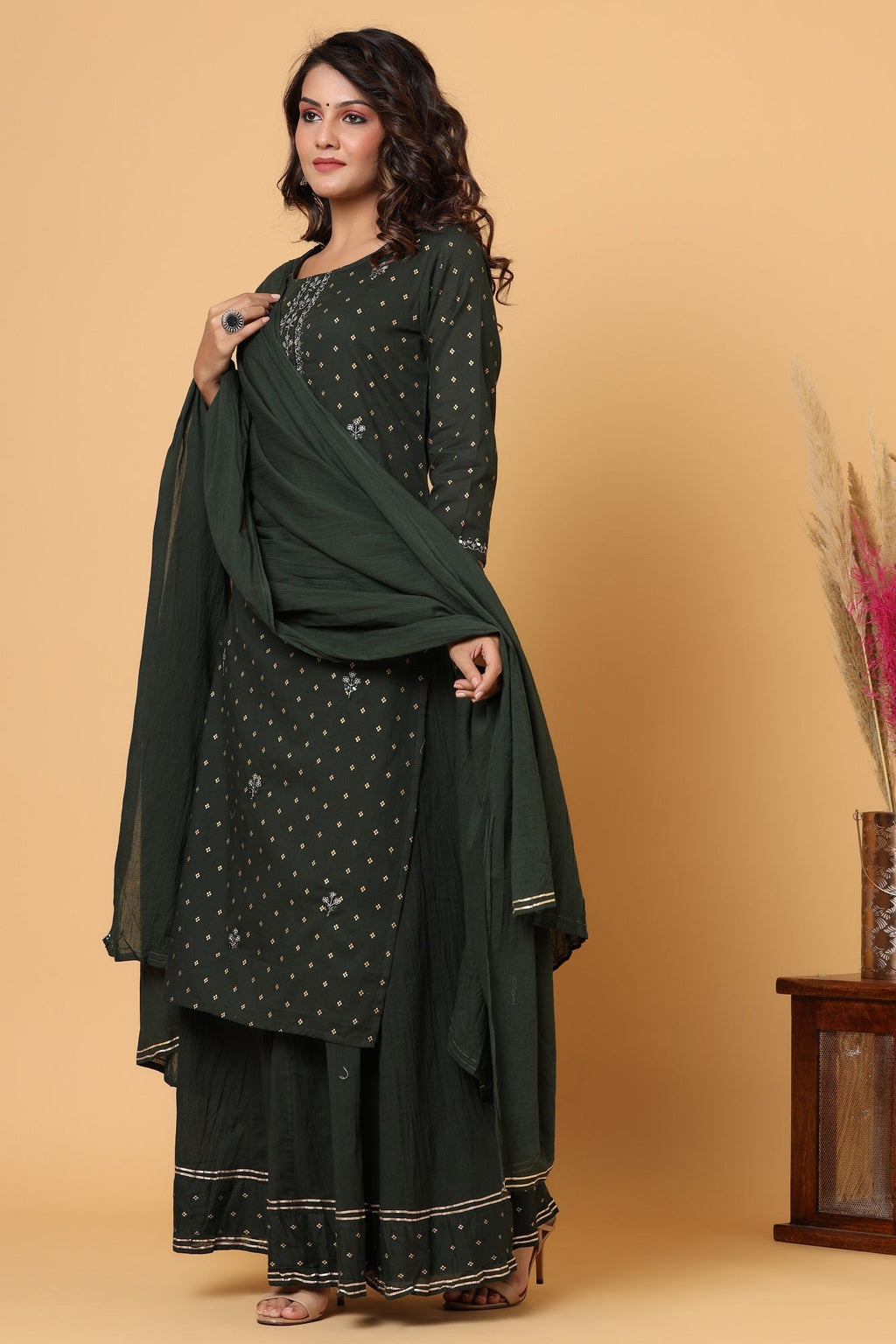Kaajh Women's Green Gold Print Suit Set - Distacart