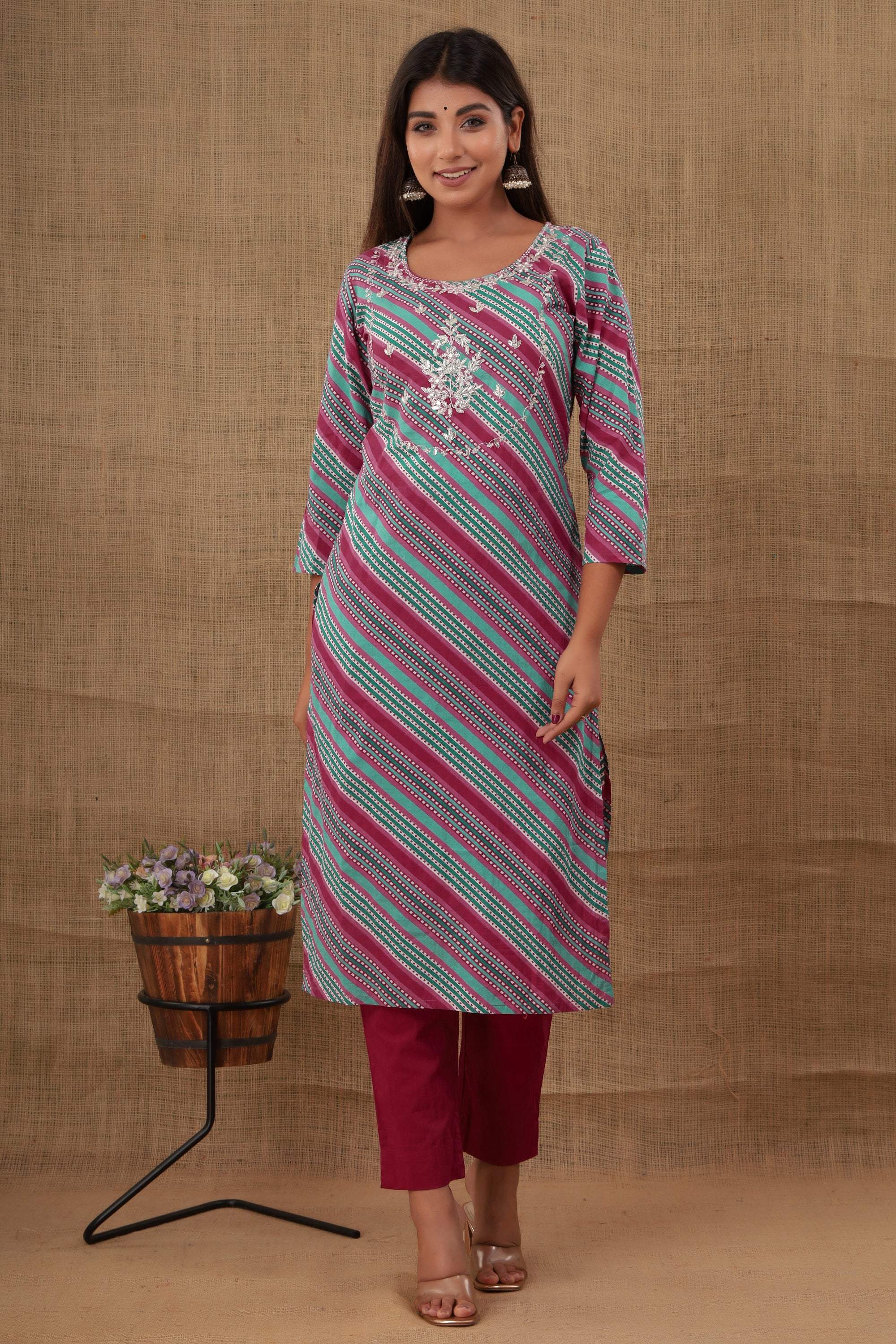 Kaajh Women's Maroon Lahariya Cotton Kurta Pant Set - Distacart