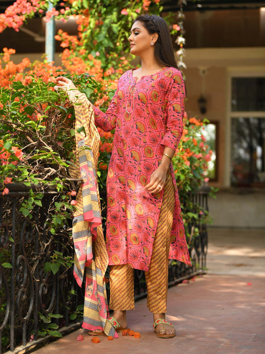 Kaajh Pink Floral Print Suit Set For Women - Distacart