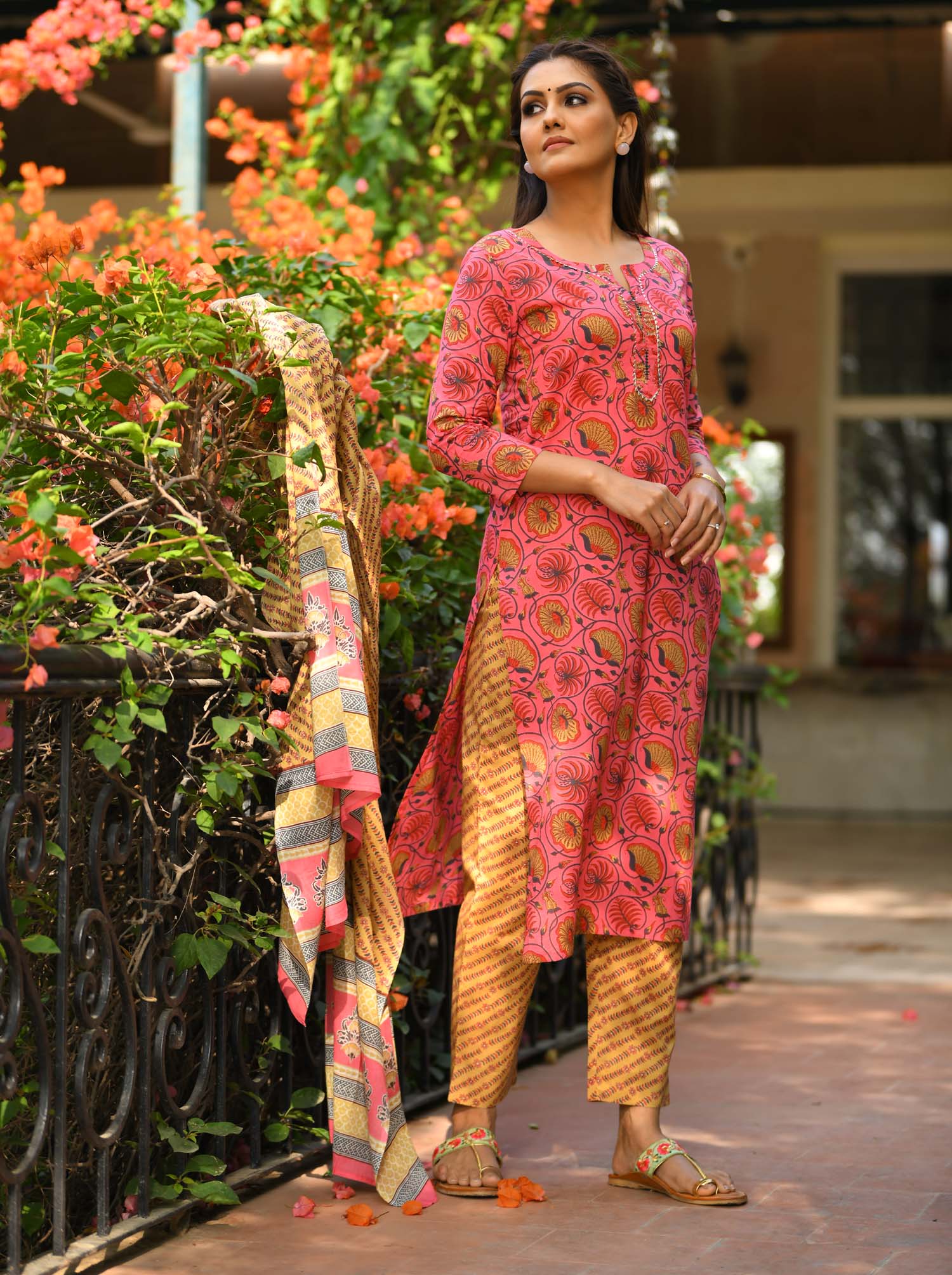 Kaajh Pink Floral Print Suit Set For Women - Distacart
