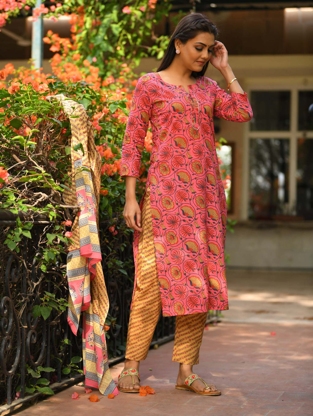 Kaajh Pink Floral Print Suit Set For Women - Distacart