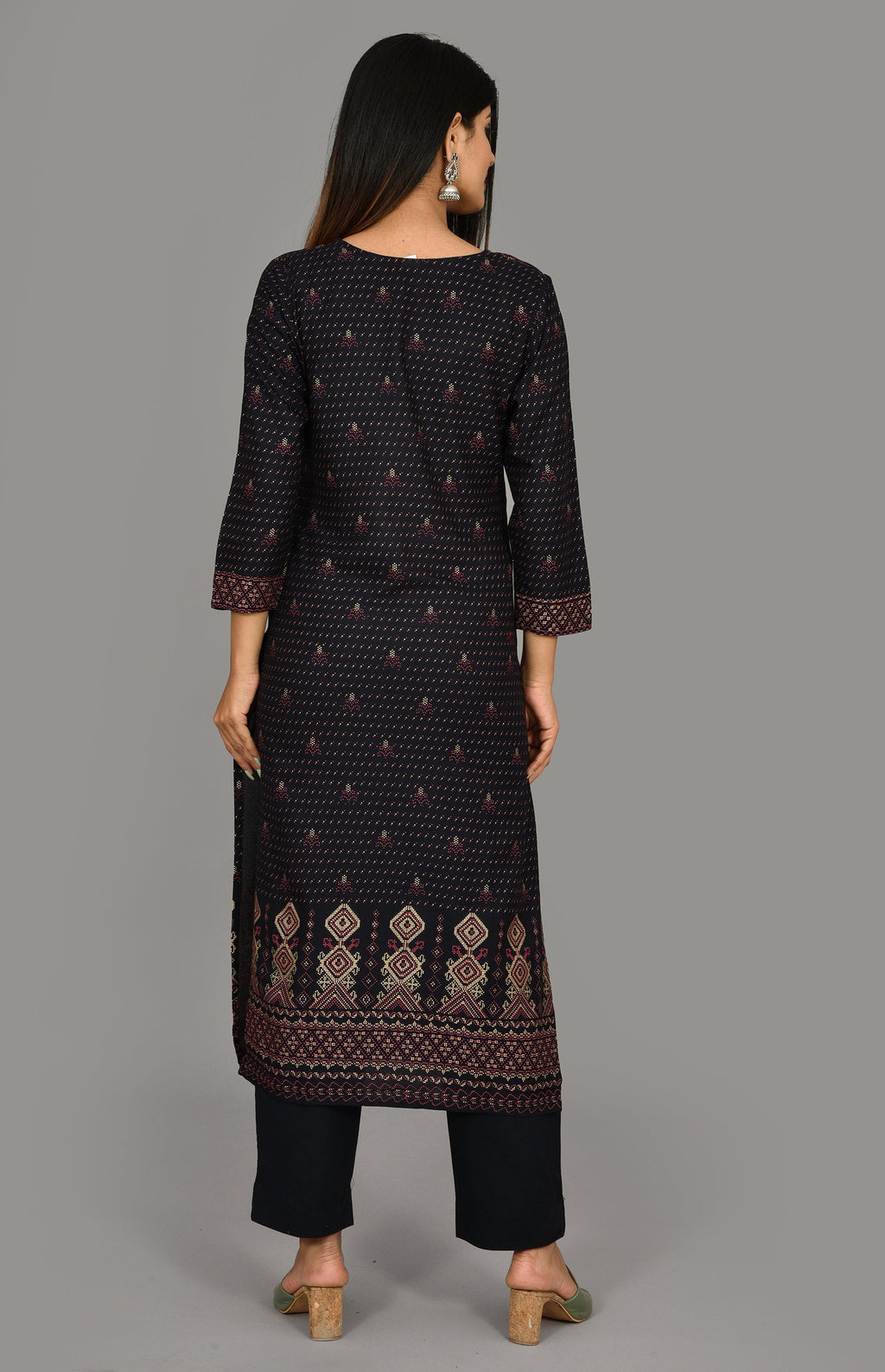 Kaajh Women's Blue Gold Printed Kurta Pant Set - Distacart
