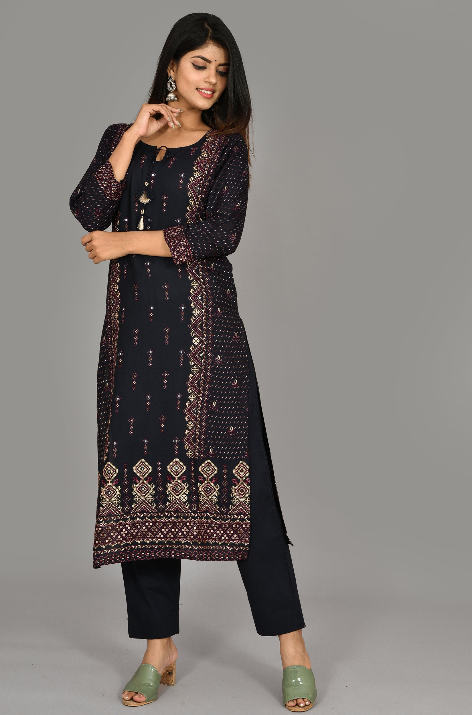 Kaajh Women's Blue Gold Printed Kurta Pant Set - Distacart