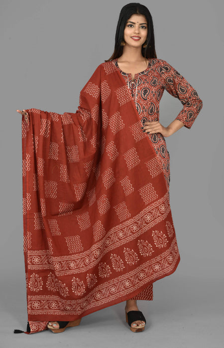 Kaajh Women's Red Paisley Print Cotton Suit Set