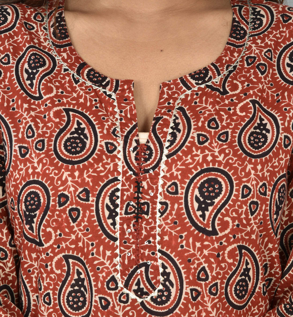 Kaajh Women's Red Paisley Print Cotton Suit Set - Distacart