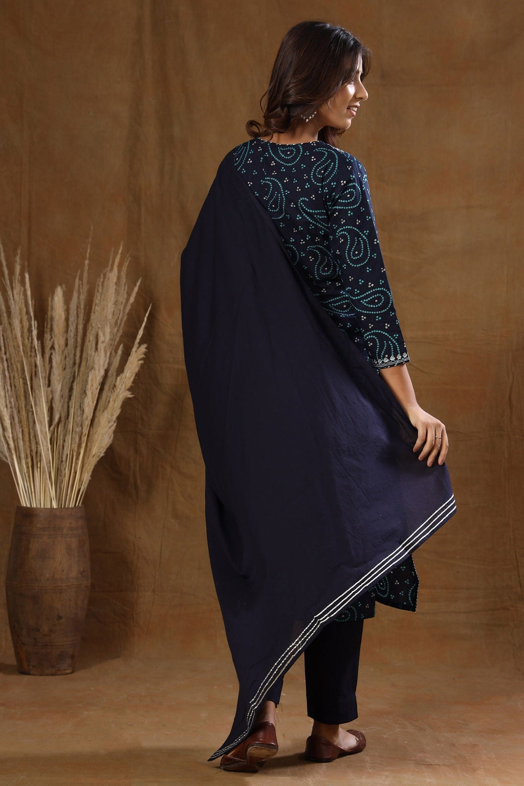Kaajh Women's Blue Bandhej Embroidery Suit Set - Distacart