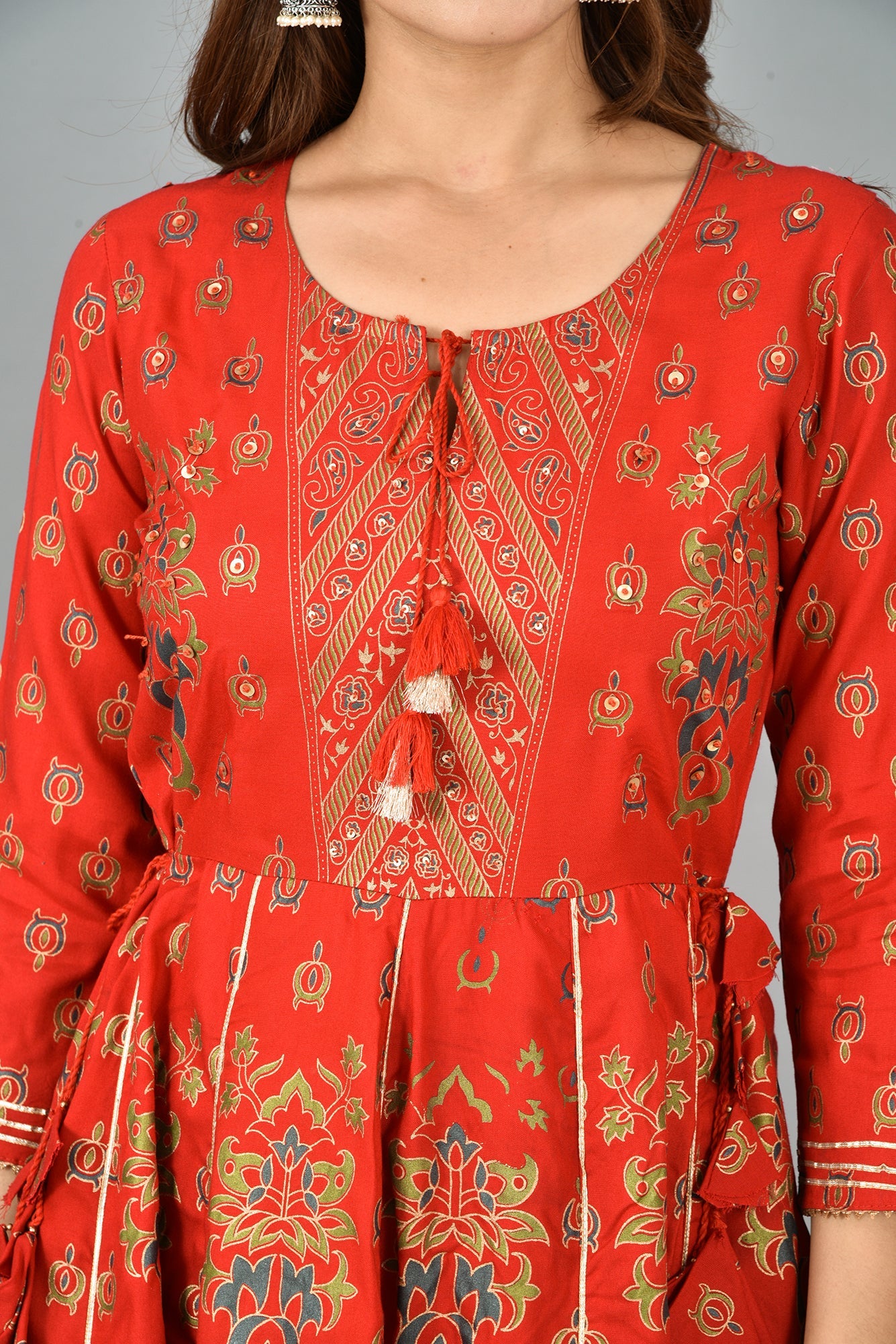 Kaajh Women's Red Gold Print Rayon Kurta - Distacart