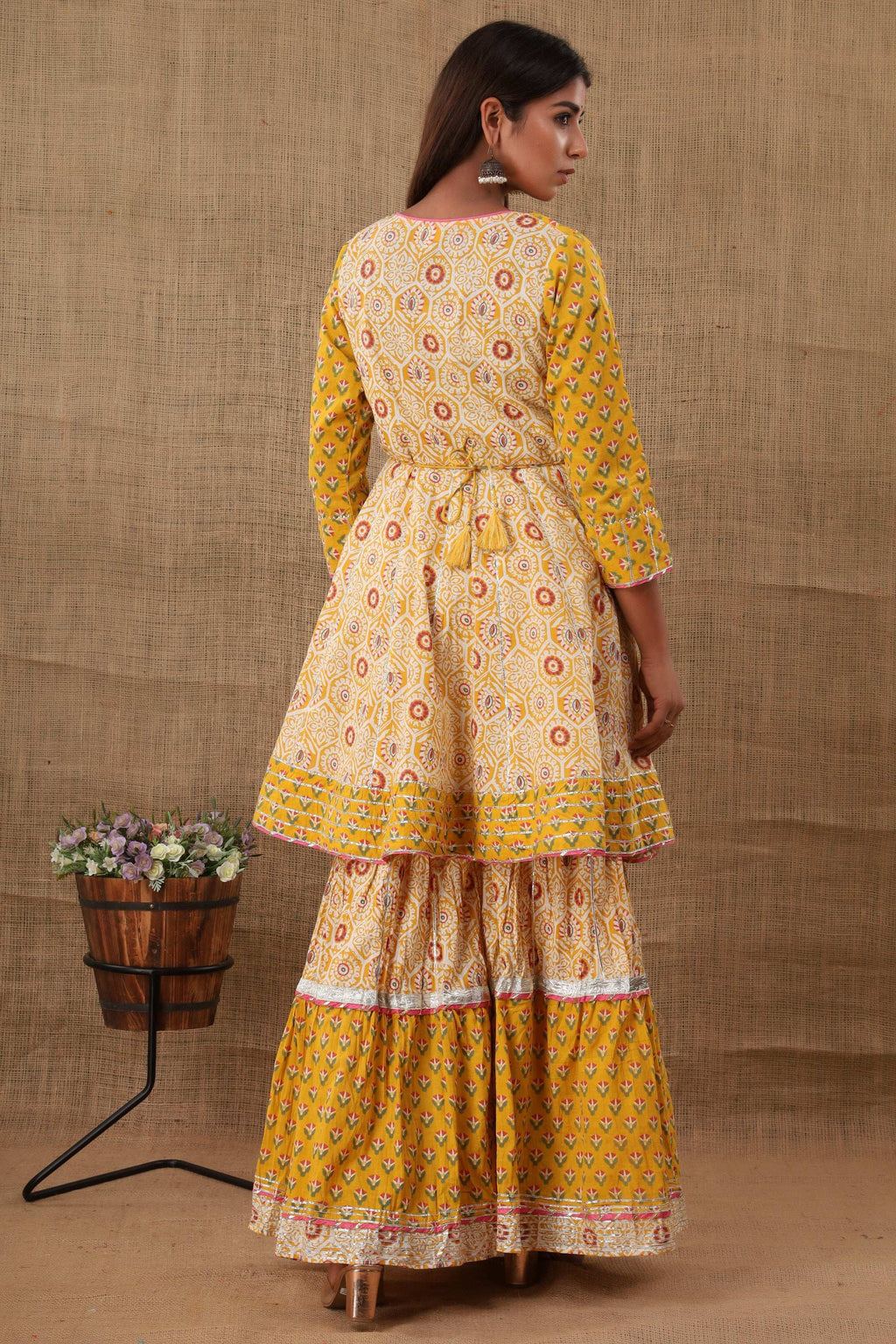Kaajh Women's Yellow Embellishment Printed Suit Set - Distacart