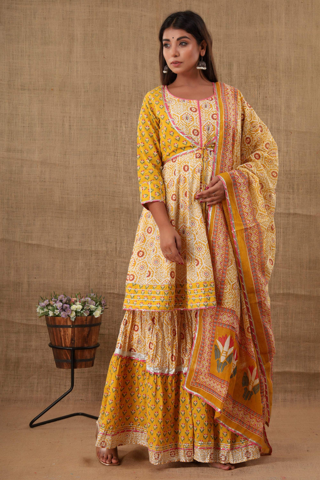 Kaajh Women's Yellow Embellishment Printed Suit Set - Distacart